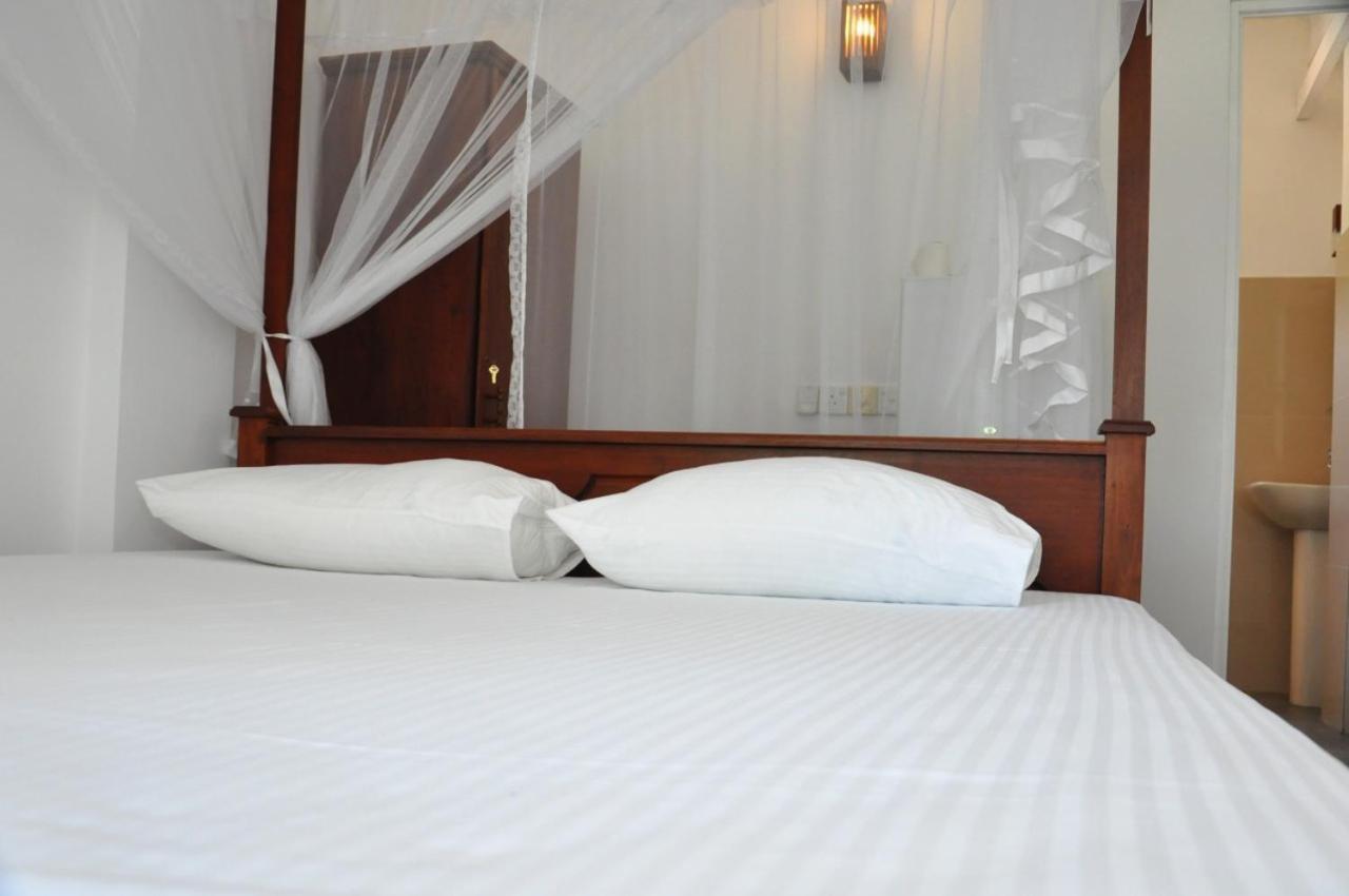 The Ocean Bed & Breakfast Unawatuna Exterior photo